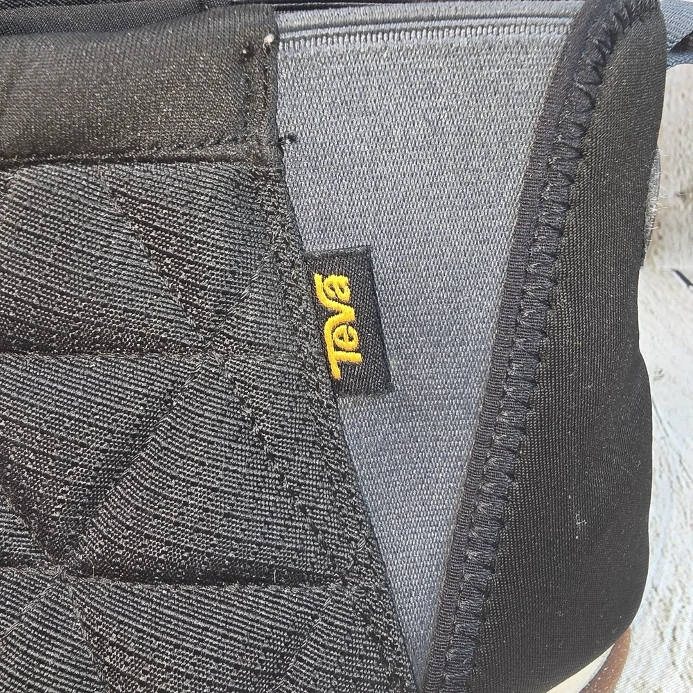 TEVA REEMBER MID TOP BOOT WOMENS BLACK QUILTED NYLON WINTER RAIN SIZE 6